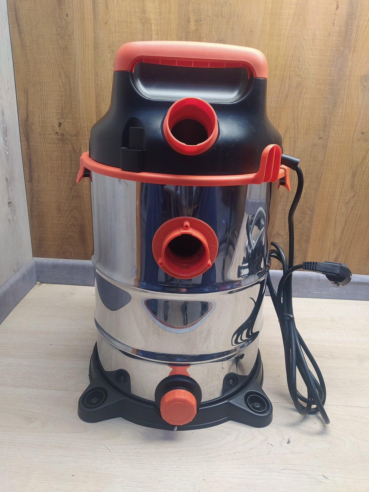 Black & Decker BXVC30XTDE Staubsauger 1600 W 30 L, I36930