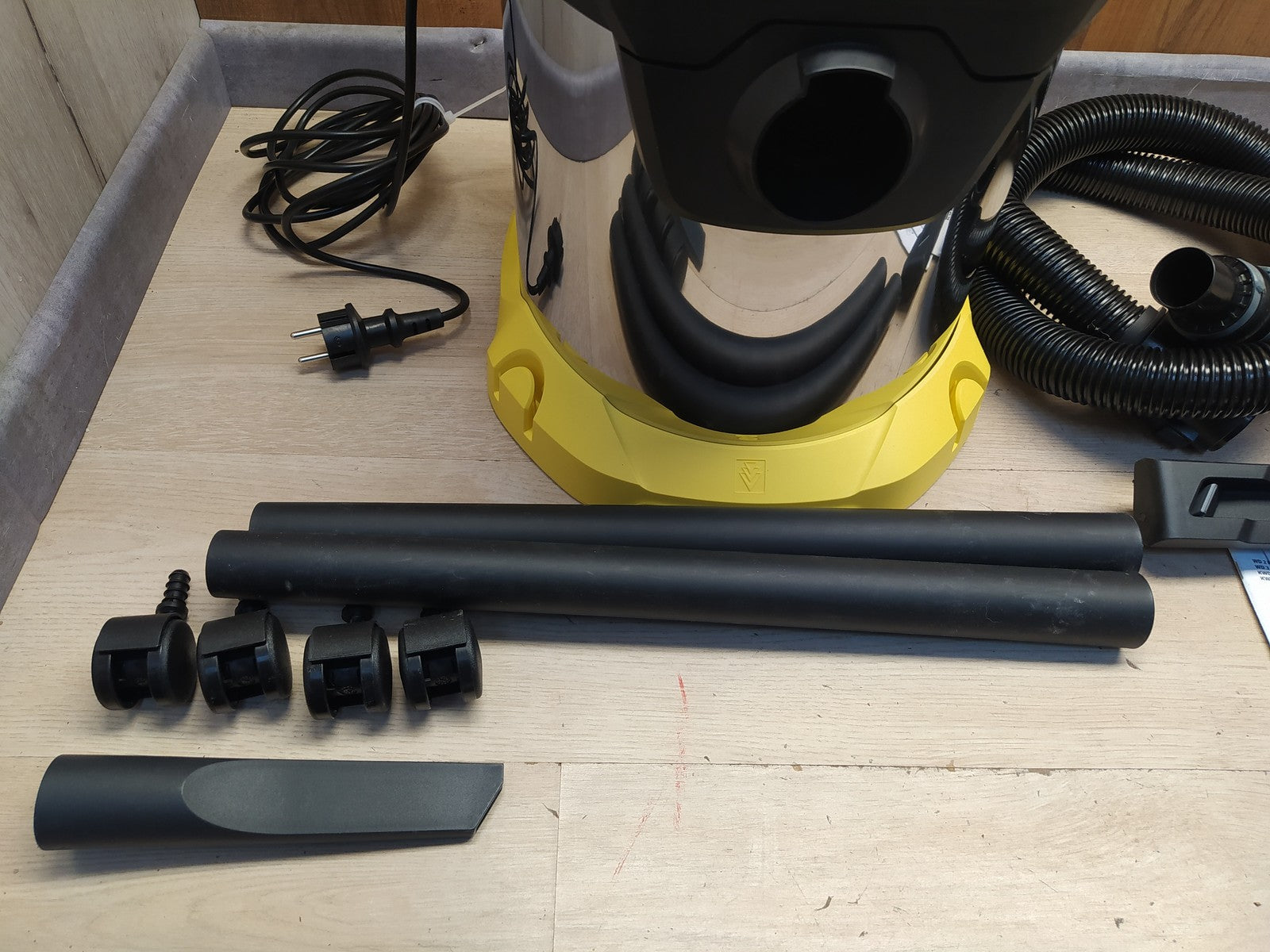 Kärcher 1.628-135.0 Nass-/Trockensauger WD 3 S, 1000W, 17L, I37933