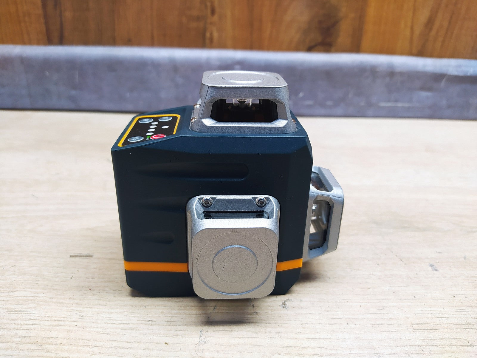 CIGMAN CM-701 Kreuzlinienlaser, 3x360 Grad Grün Selbstnivellierend, I37081