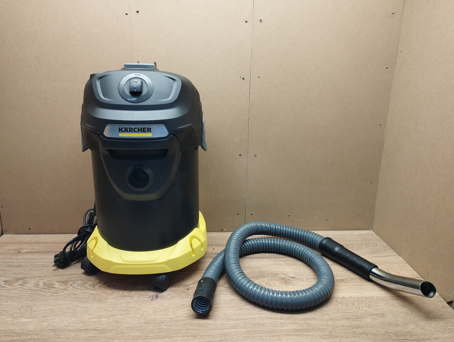 Kärcher AD 4 Premium Aschesauger und Trockensauger 1.629-731.0, I40000