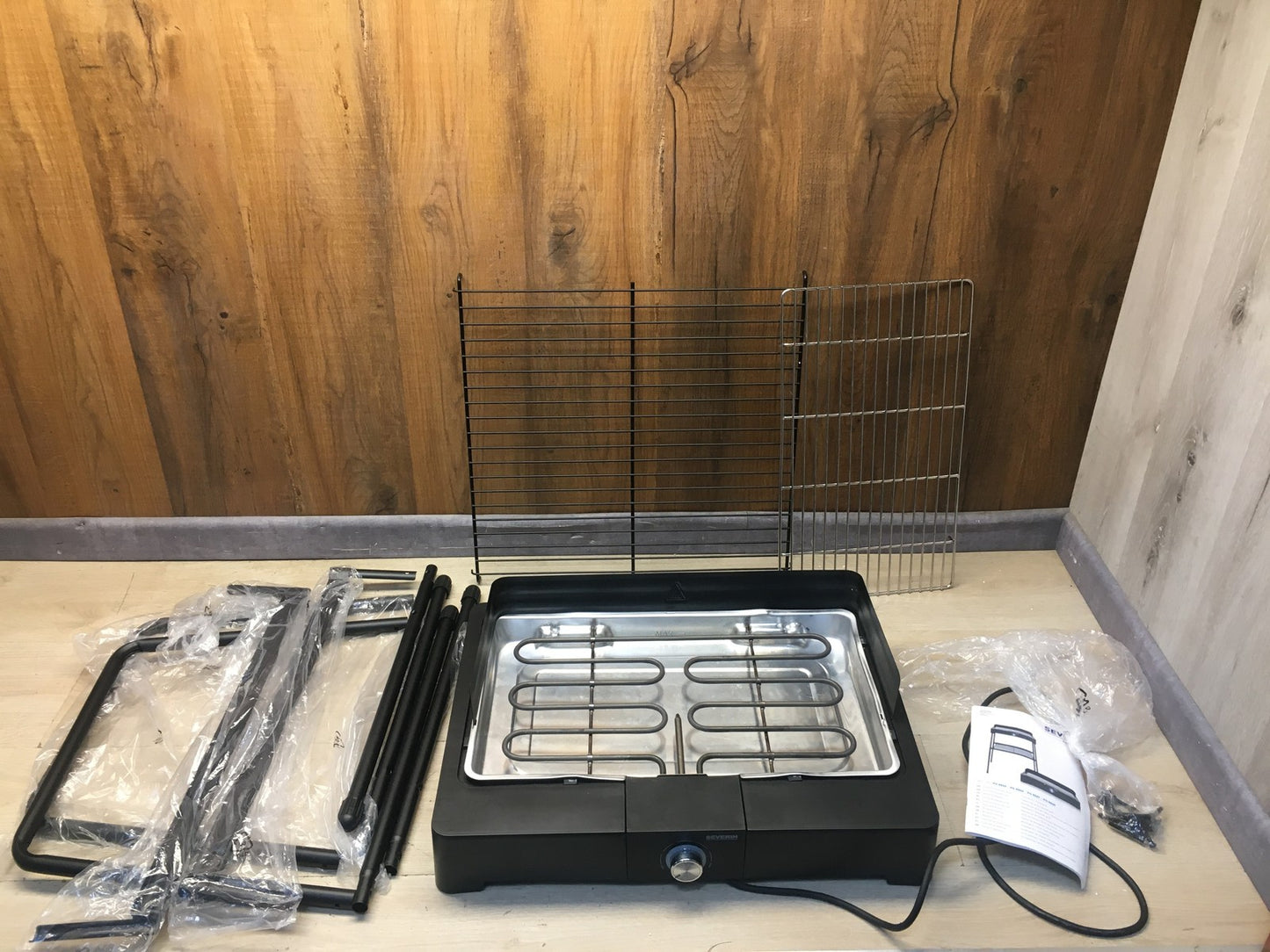 SEVERIN PG 8566 Standgrill mit Edelstahl-Grillrost und Standuntergestell, I38919