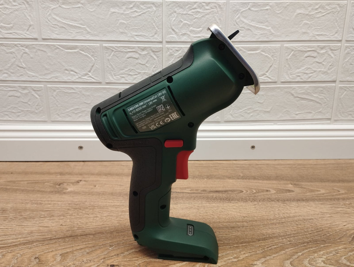 Bosch UniversalCut 18V-65 Akku-NanoBlade-Säge 3 603 CD5 200 Freihandsäge grün