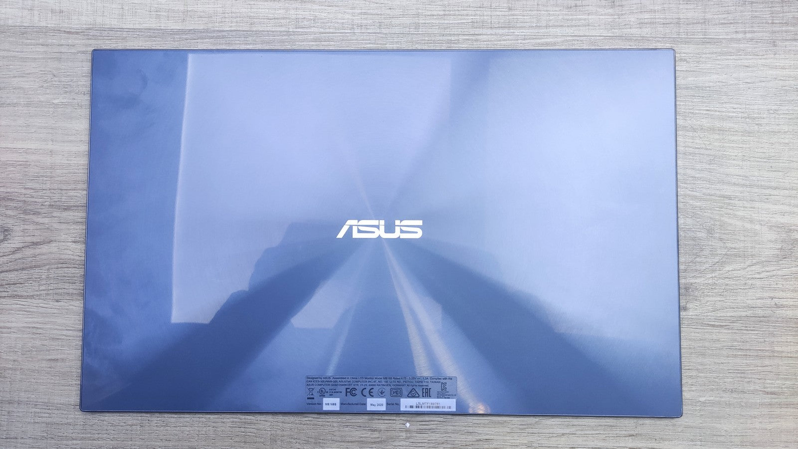 Asus MB168B Portable USB-Monitor 15,6" HD 1360x768 USB 60Hz schwarz