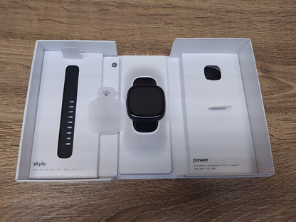 Fitbit Versa 4 Aktivitätstracker FB523, Schwarz, I39218
