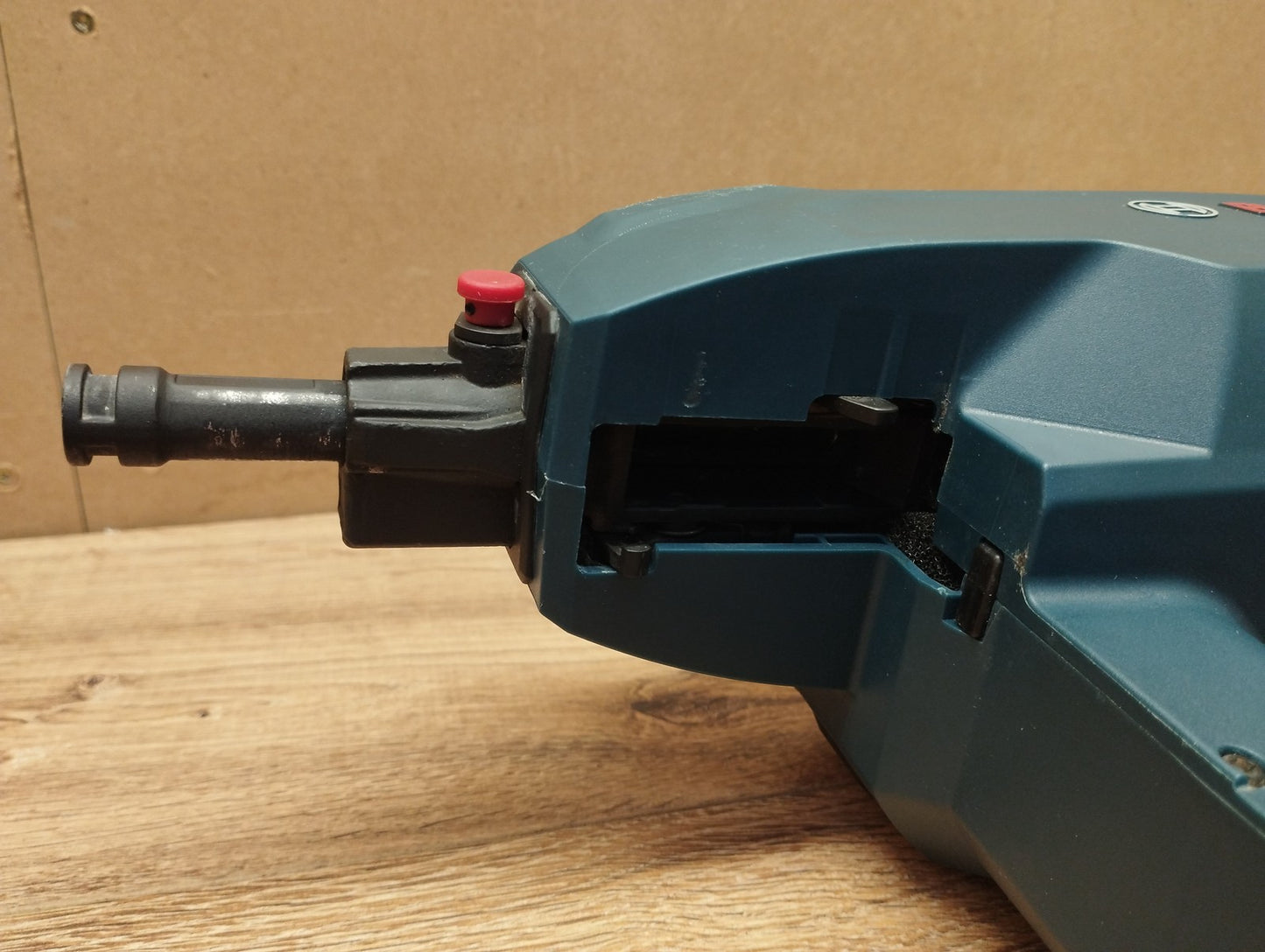 Bosch BITURBO Akku-Betonnagler GNB 18V-38 Solo, max. Nagellänge 38 mm, I39923