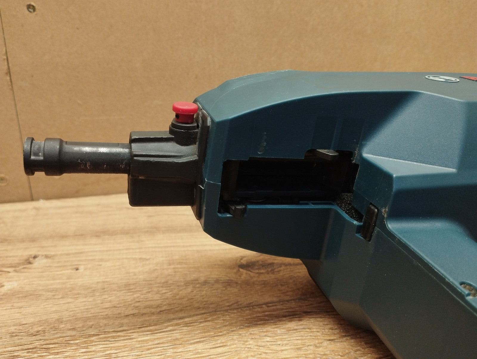 Bosch BITURBO Akku-Betonnagler GNB 18V-38 Solo, max. Nagellänge 38 mm, I39923