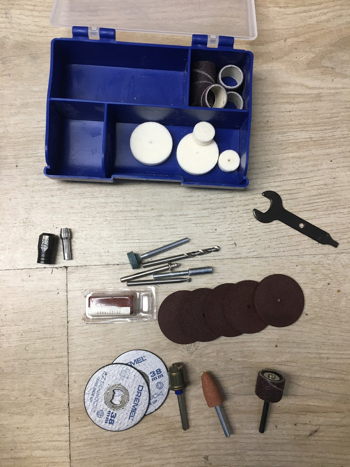 DREMEL 3000-1/25 EZ Multifunktionswerkzeug 130W, I38923