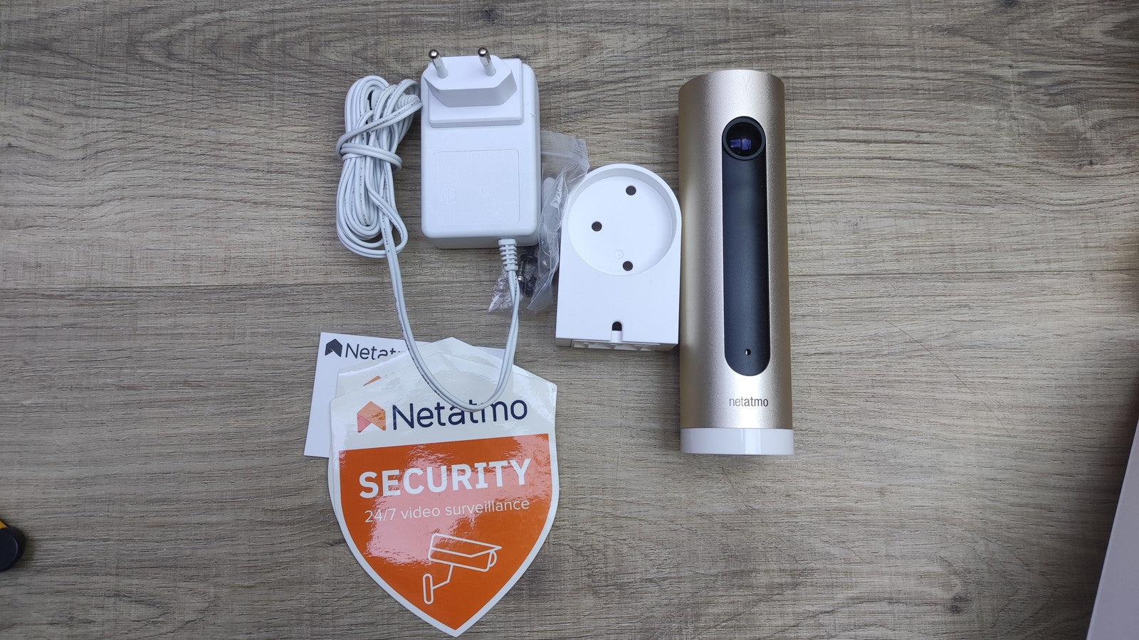 Netatmo Smart Indoor Überwachungskamera NSC01-AMZ innen mit Halterung, I34940