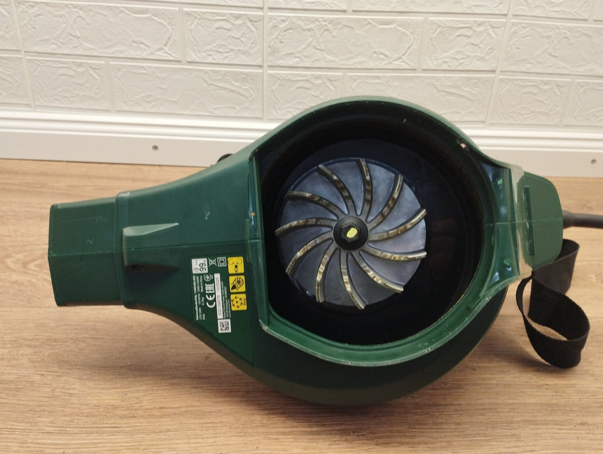 Bosch UniversalGardenTidy 2300 Laubsauger Laubbläser Häcksler 2300W 3600HB1002