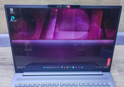 Lenovo IdeaPad Pro 5 16AKP10 Notebook 16" Ryzen AI 7 350 Radeon 860M 32GB 1TB