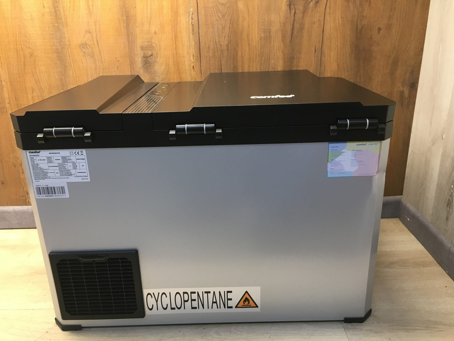 Comfee RCP43DS3(E) Kühlschrank tragbar 12/24V DC AC, I39714