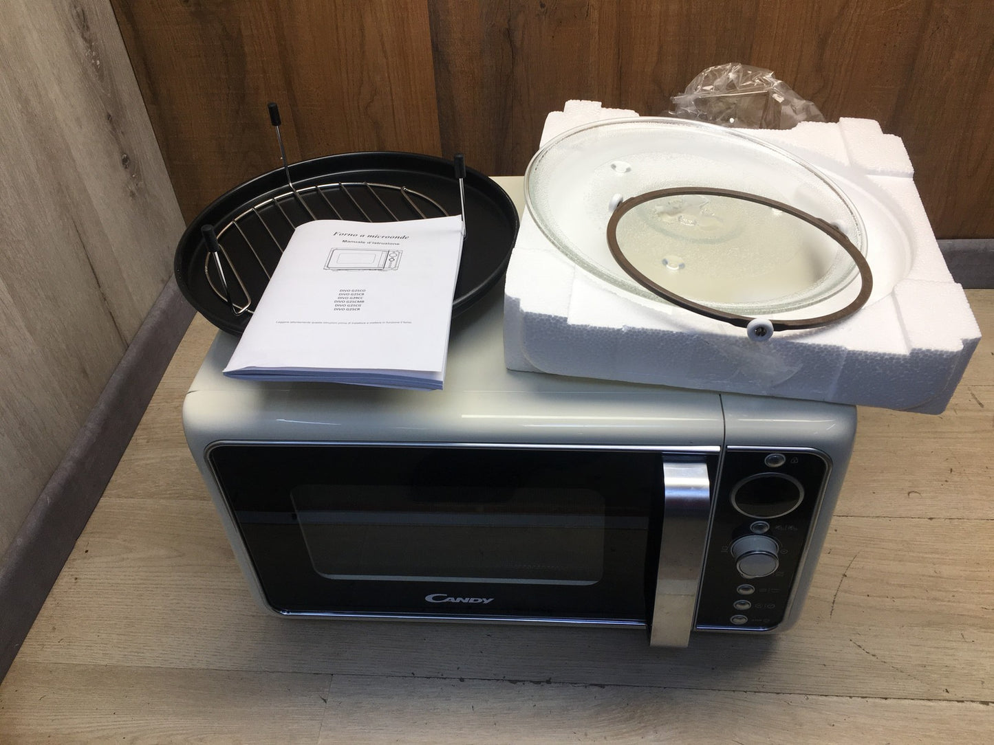 Candy DIVO G25CC Mikrowelle mit Grill, 25L, 900W, 1000W, beige, I39422