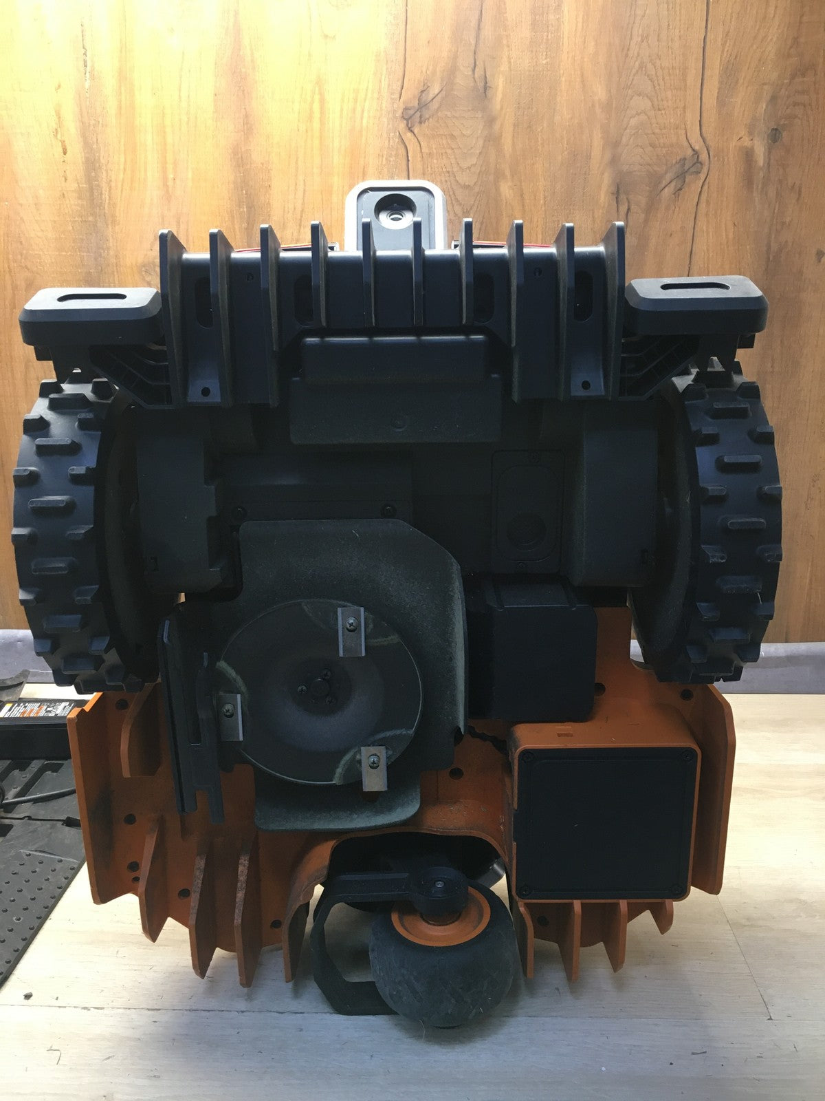 WORX Landroid Vision M600 Mähroboter ohne Begrenzungskabel WR206E.1 I38033