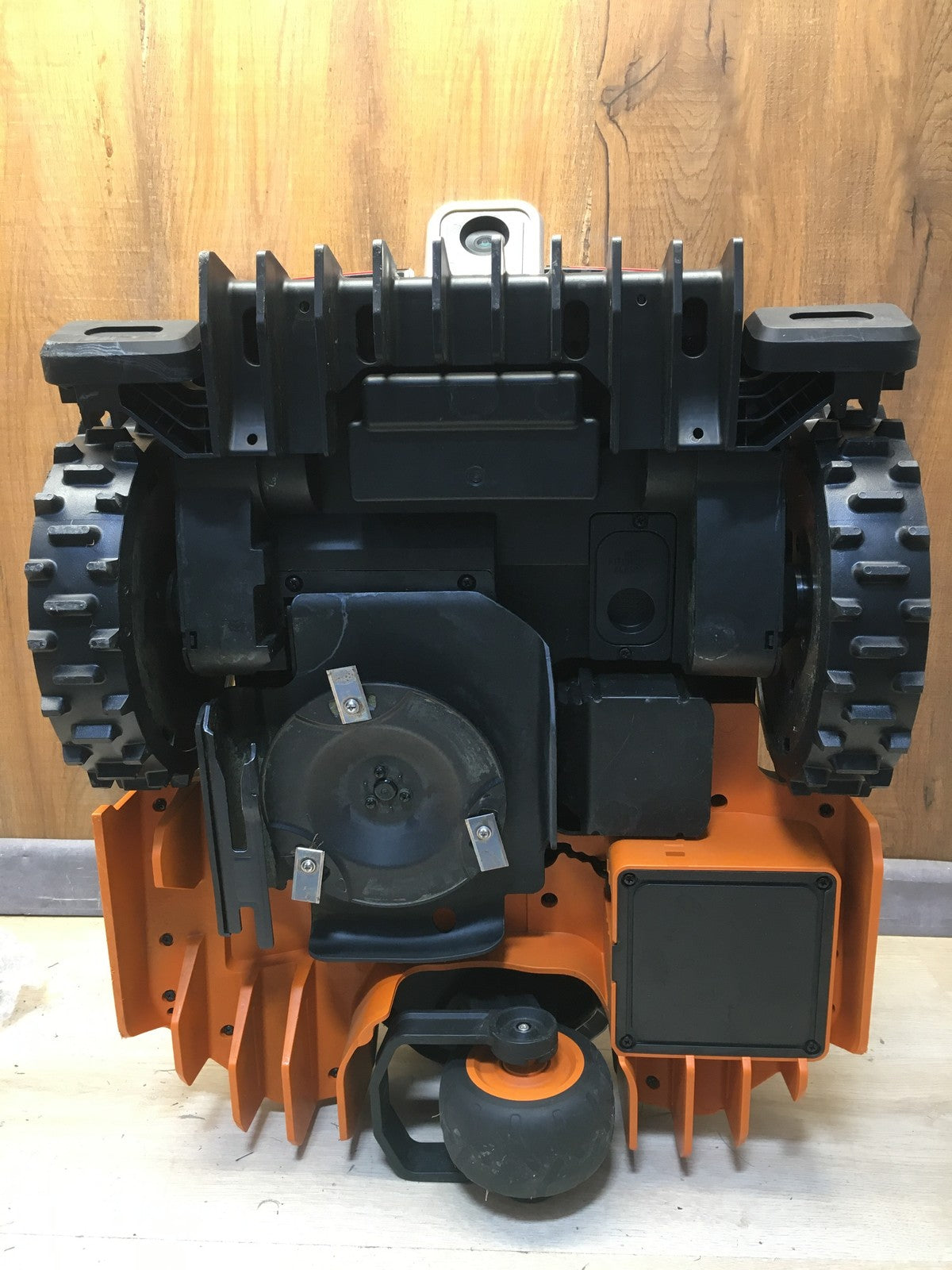 WORX Landroid Vision M550 Mähroboter ohne Begrenzungskabel WR205E, I38362