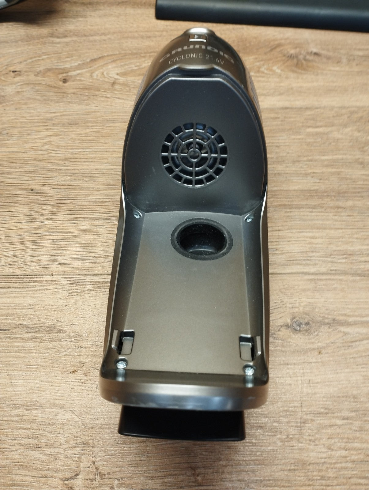 Grundig GMS2500 2 in 1 Akku-Stab-/Handstaubsauger VCH 9832, I39577