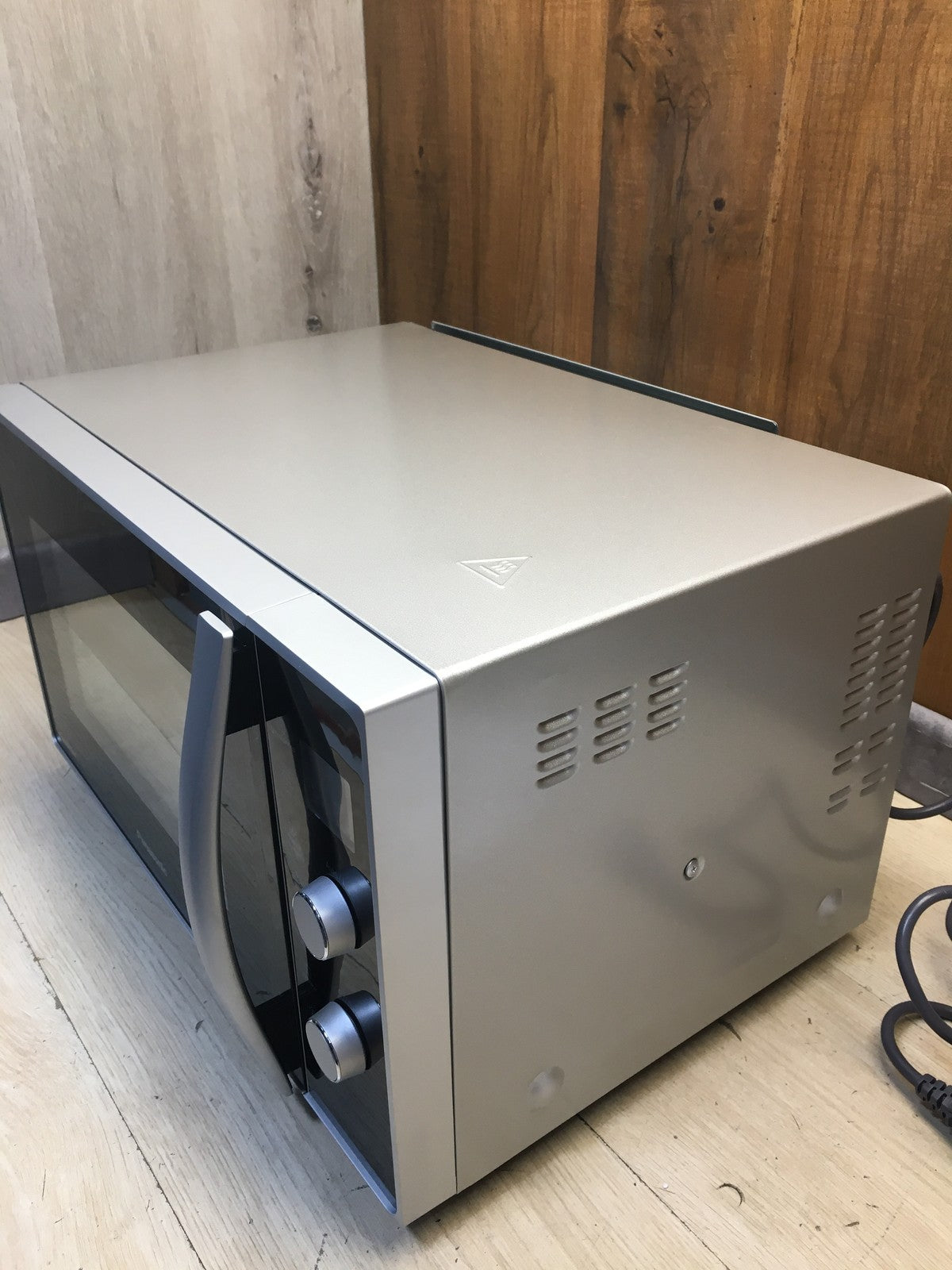 Panasonic NN-CD565B Mikrowelle 27L, Grill 1300W, Mikrowelle 1000W, I38277