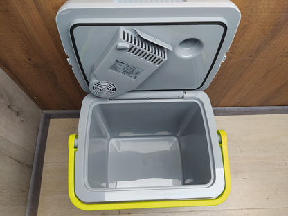 SEVERIN KB 2924 Elektrische Kühlbox (19 L) mit Kühl-/Warmhaltefunktion, I37671