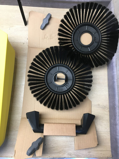 Kärcher Kehrmaschine S 4 Twin Arbeitsbreite 68cm 1.766-360.0, I38009