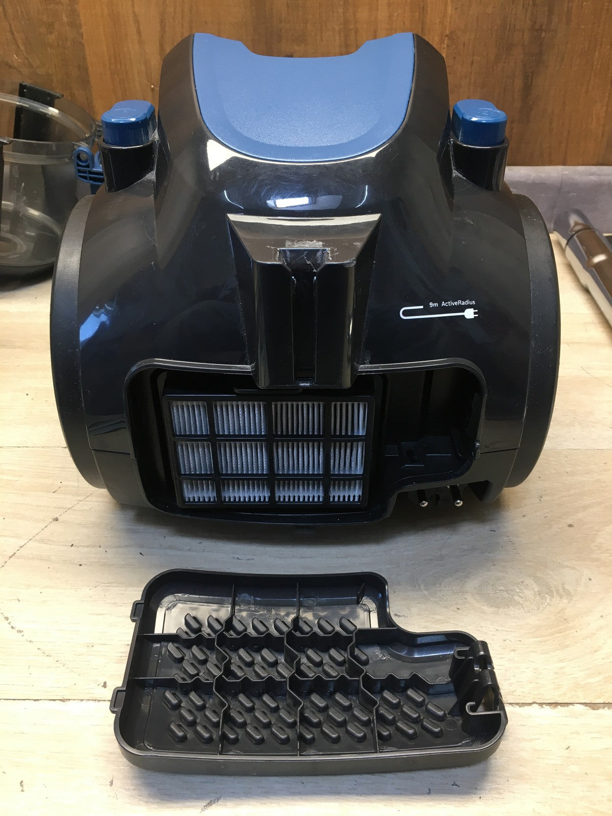 Bosch Serie 2 Staubsauger beutellos BGC05A220A, 700W, I39736