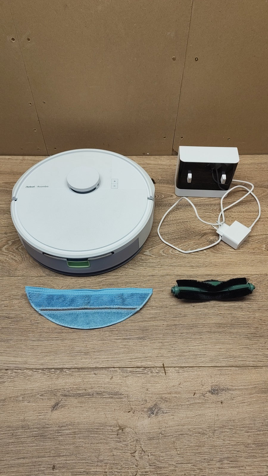 iRobot Roomba 105 Combo Saugroboter mit Wischfunktion, weiß, I40028