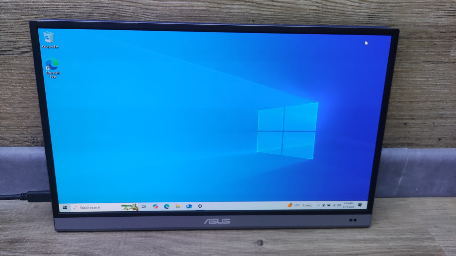 ASUS ZenScreen OLED MQ16AH tragbarer Monitor 15.6" FHD 1920x1080 HDR10 USB-C