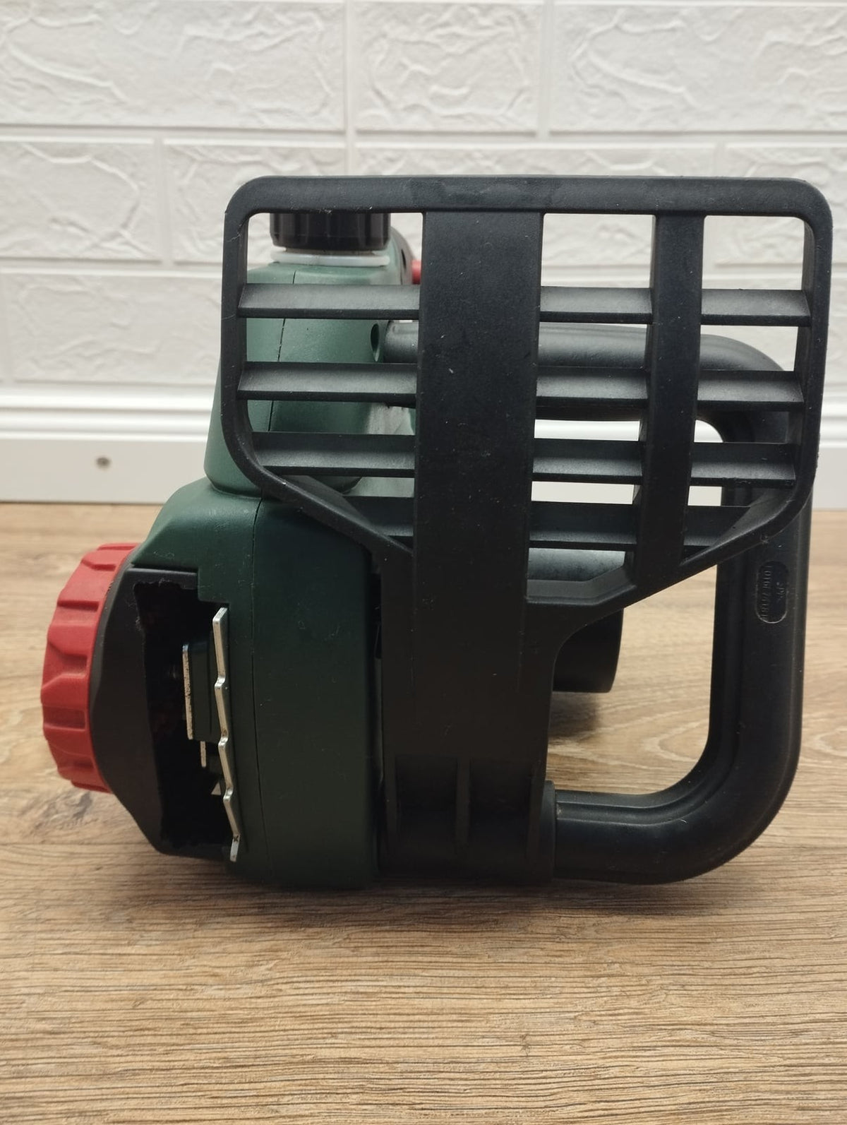Bosch DIY UniversalChain 18 Akku-Kettensäge solo (06008B8001)