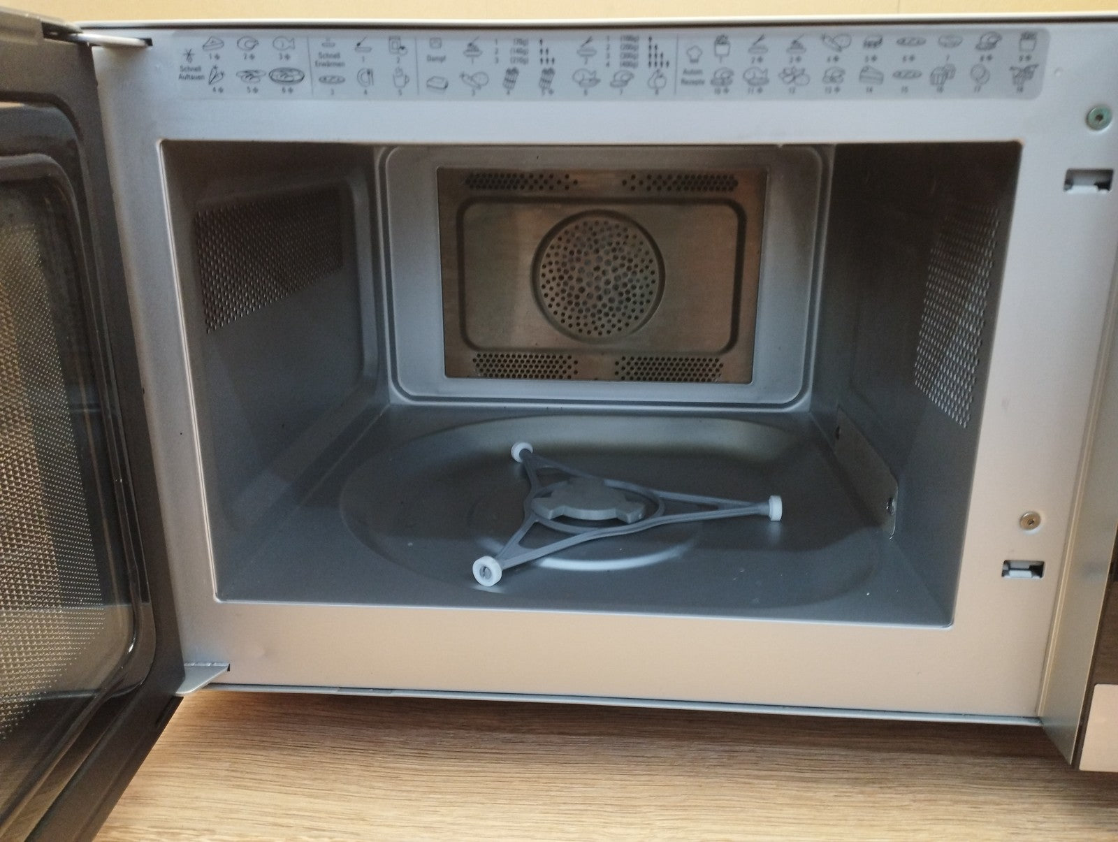 Bauknecht MWA 49 SL Mikrowellen-Backofen 25L, Dampfgarfunktion, I39518