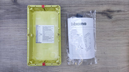 BTICINO 350020 Unterputzkasten für SFERA oder LINEA3000 Türstationen, I37991