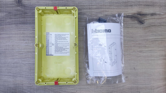 BTICINO 350020 Unterputzkasten für SFERA oder LINEA3000 Türstationen, I37991