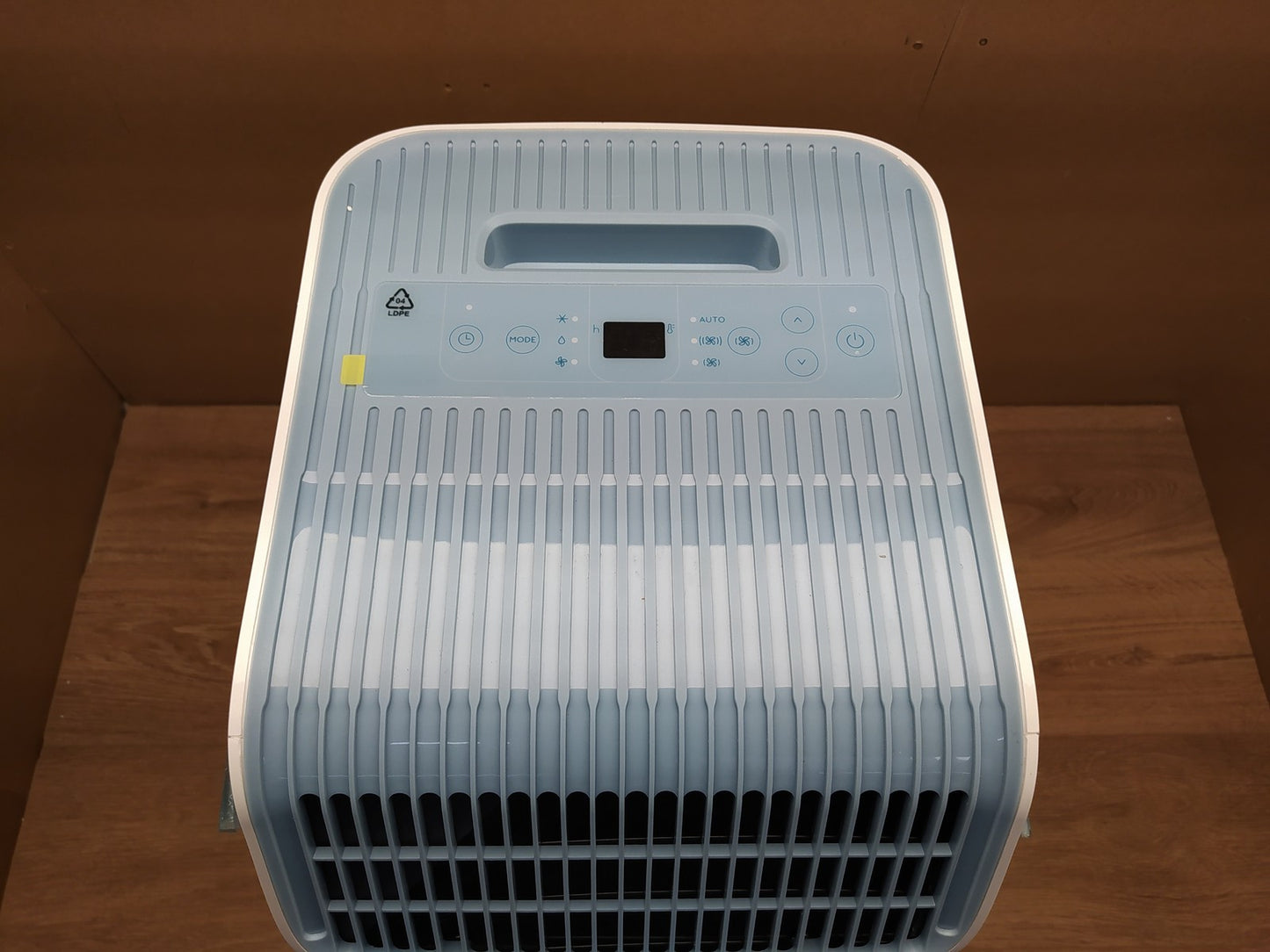 De'Longhi PAC ES72 YOUNG Mobiles Klimagerät, 8300 BTU, I39395