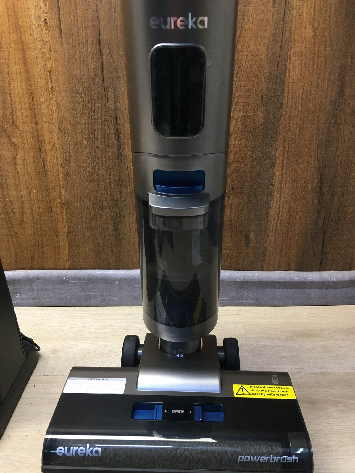 Eureka NEW430BL Kabelloser Nass-/Trockensauger, 230W, I36399