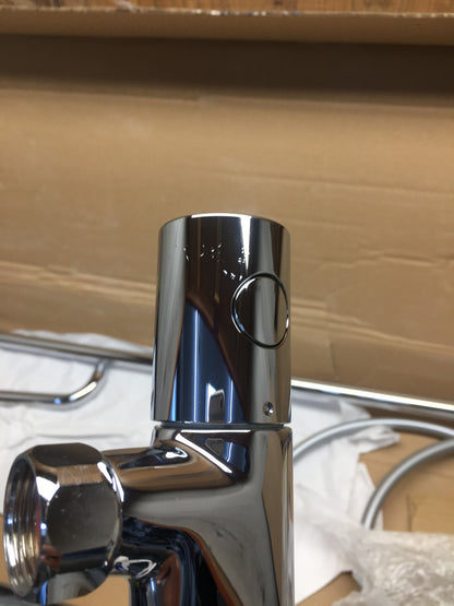 GROHE Vitalio 250 Duschsystem mit Badewannenarmatur 26984001, I41033