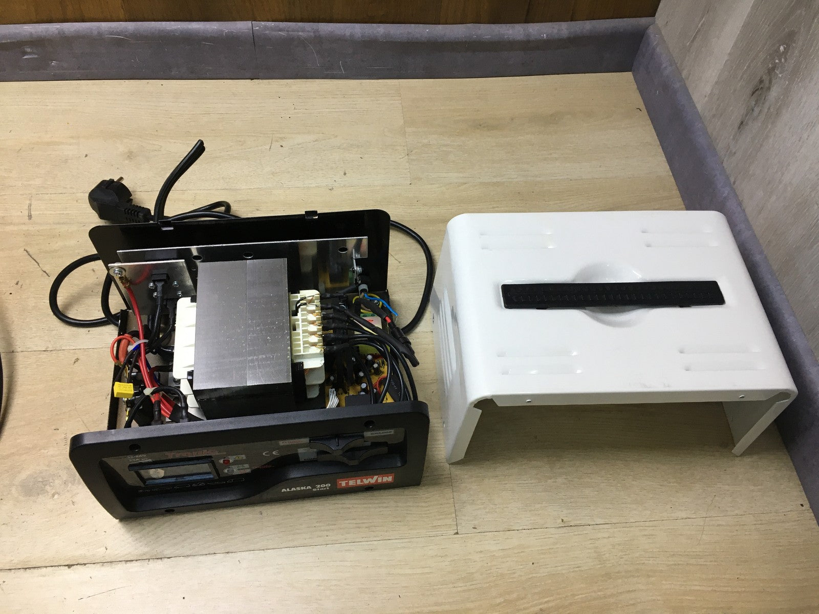 Telwin Elements ALASKA 200 START Autobatterie Ladegerät I35683