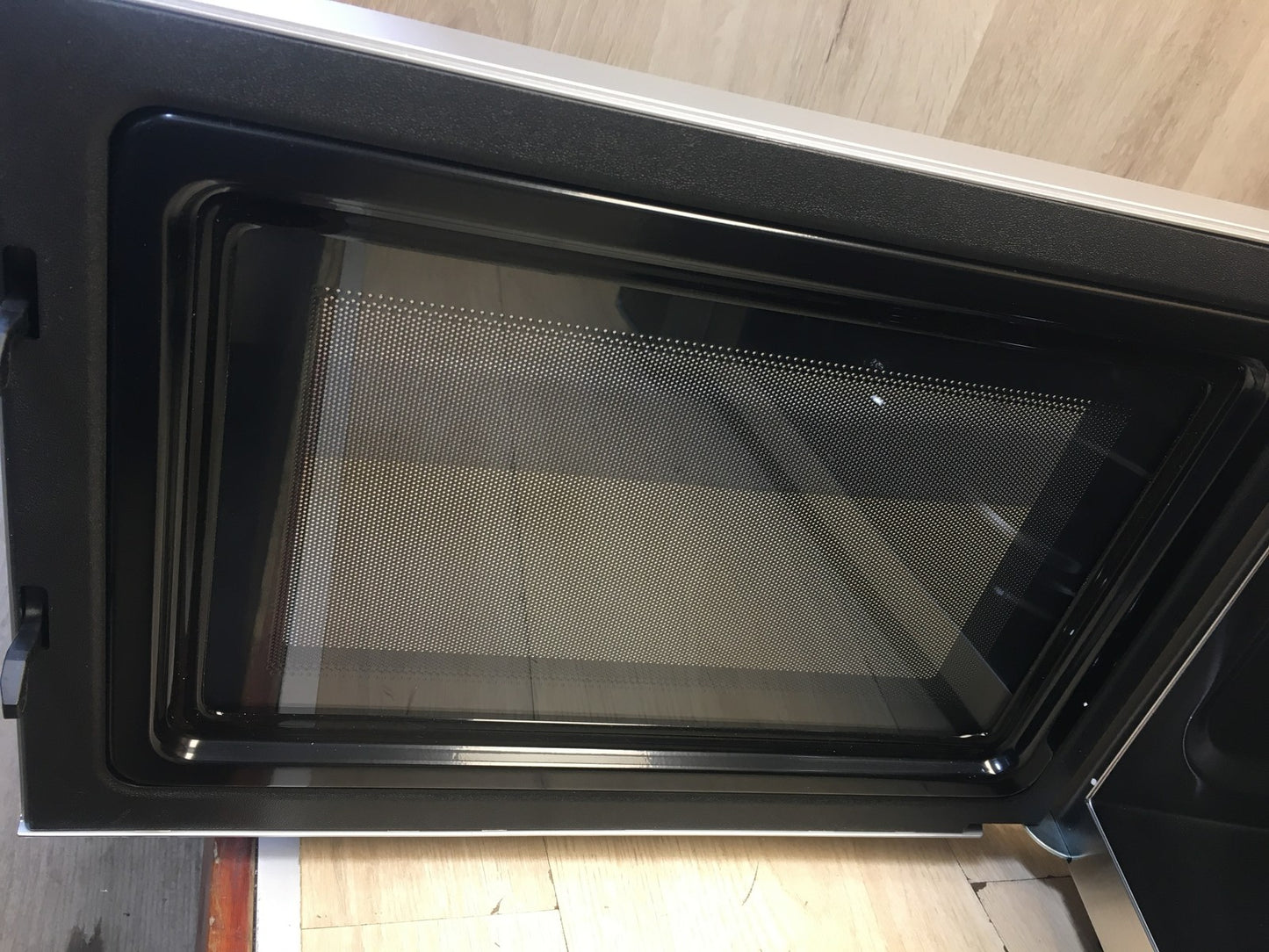 Panasonic NN-CD565B Mikrowelle 27L, Grill 1300W, Mikrowelle 1000W, I38277