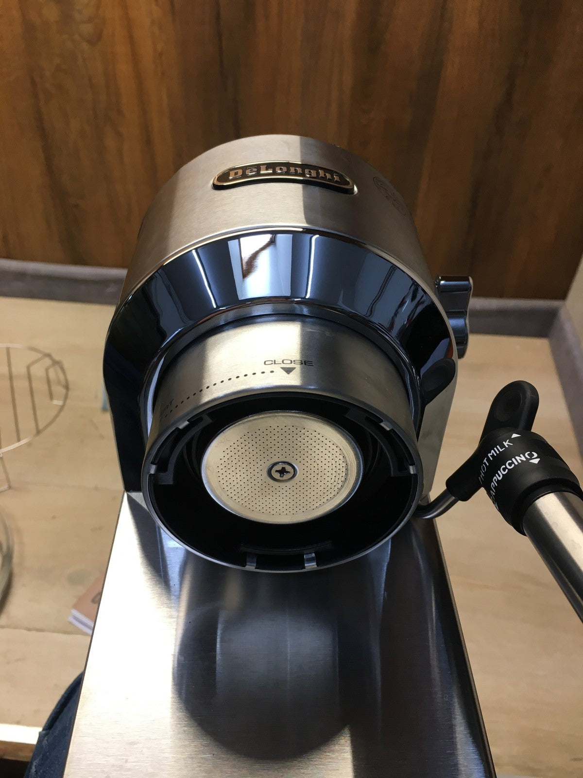 De'Longhi EC685.M Espressomaschine mit Milchaufschäumer, 1350W, I36306