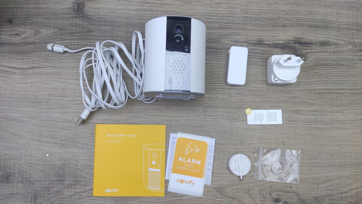 Somfy 2401493 Somfy One + Smart Alarmsystem mit integrierter Kamera, I38810