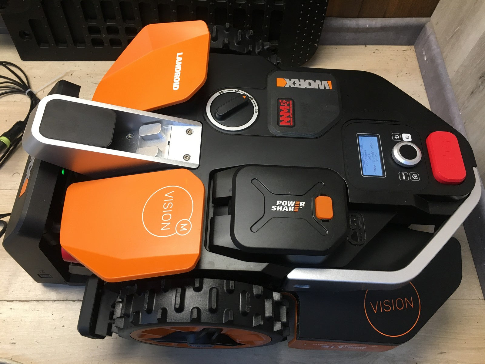 WORX Landroid Vision M600 Mähroboter ohne Begrenzungskabel WR206E.1 I38405