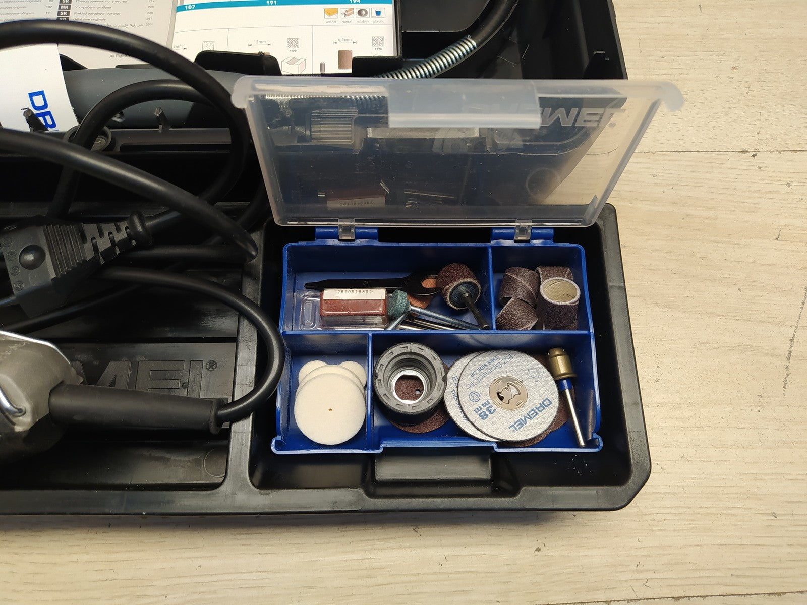DREMEL 3000-1/25 EZ Multifunktionswerkzeug 130W, I38579