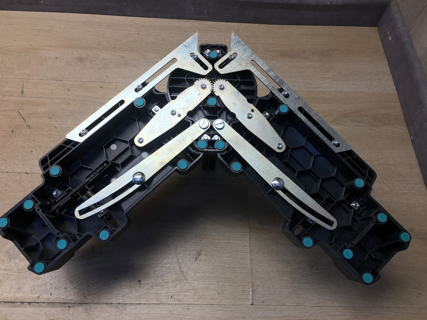 wolfcraft Schmiege und Gehrungsschneidlade PRO 6956000, I37884