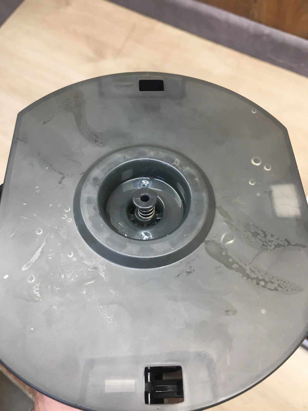 iRobot Braava Jet M6 Wischroboter mit Präzisions-Sprühstrahl RMA-Y1, I39133