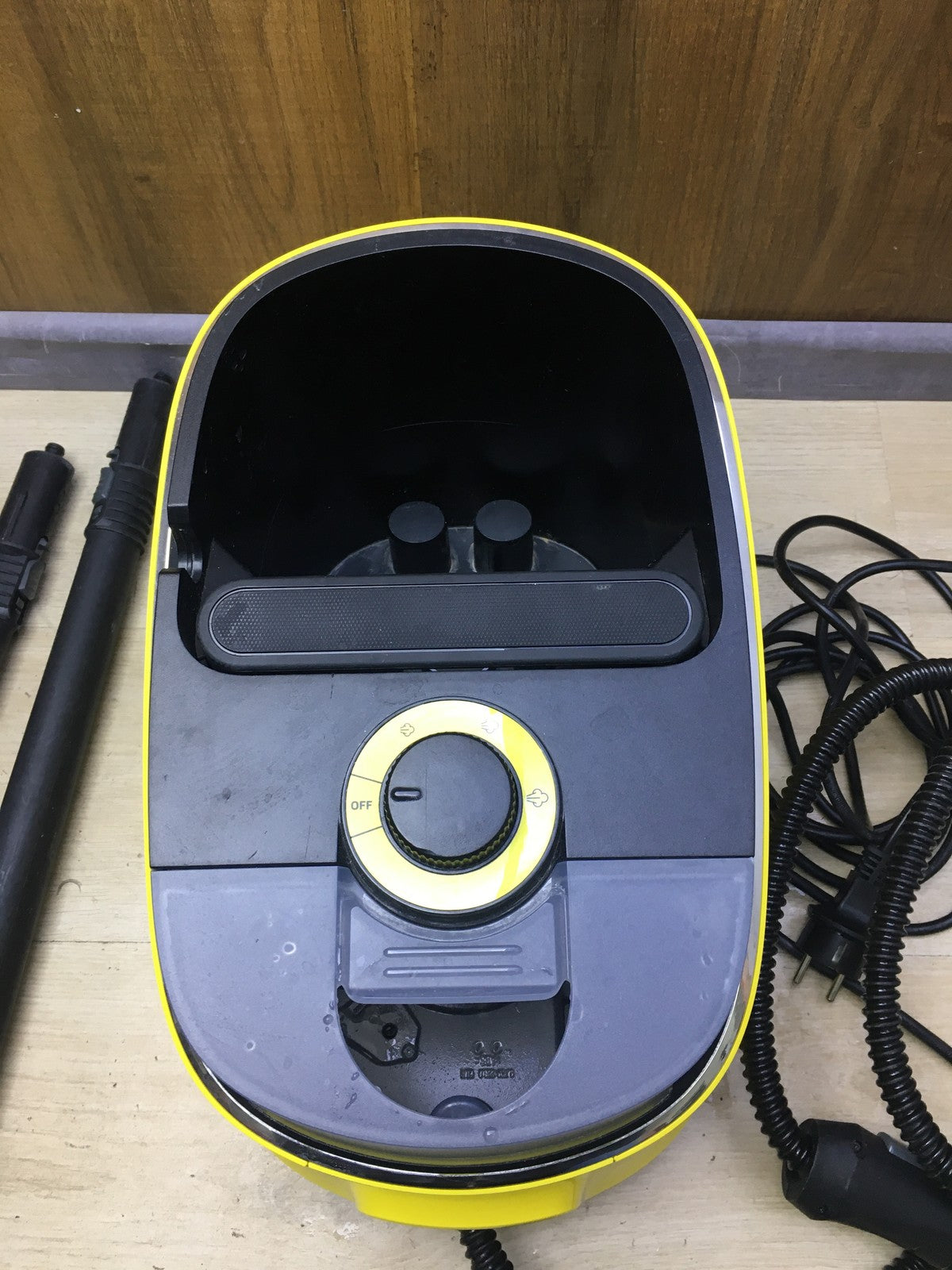 Kärcher SC 4 Deluxe Dampfreiniger (1.513-260.0), Dampfbesen, 2200W, I35225