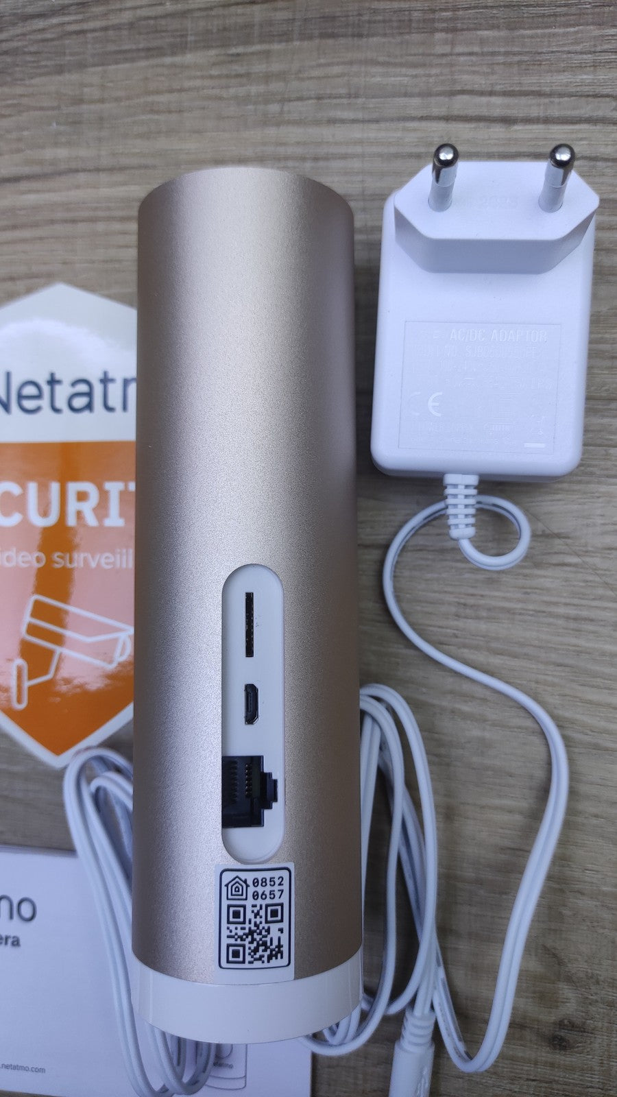 Netatmo Smart Indoor Überwachungskamera NSC01-AMZ innen mit Halterung, I34576