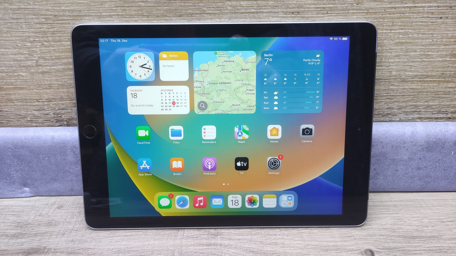 Apple iPad 5 128GB Tablet 9.7Zoll LTE + WiFi Space Gray 5.Gen (MP262FD/A)