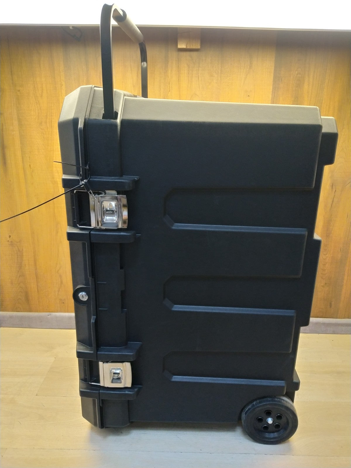 Stanley 1-93-278 Mobile Montagebox, 96.2 x 59.1 x 57.8 cm 190 l, I37197