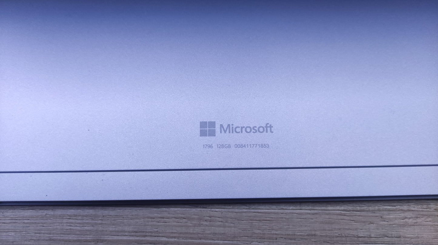 Microsoft Surface Pro 5 Tablet 12.3" 2736x1824 Intel m3-7Y30 4GB 128GB GLASBRUCH