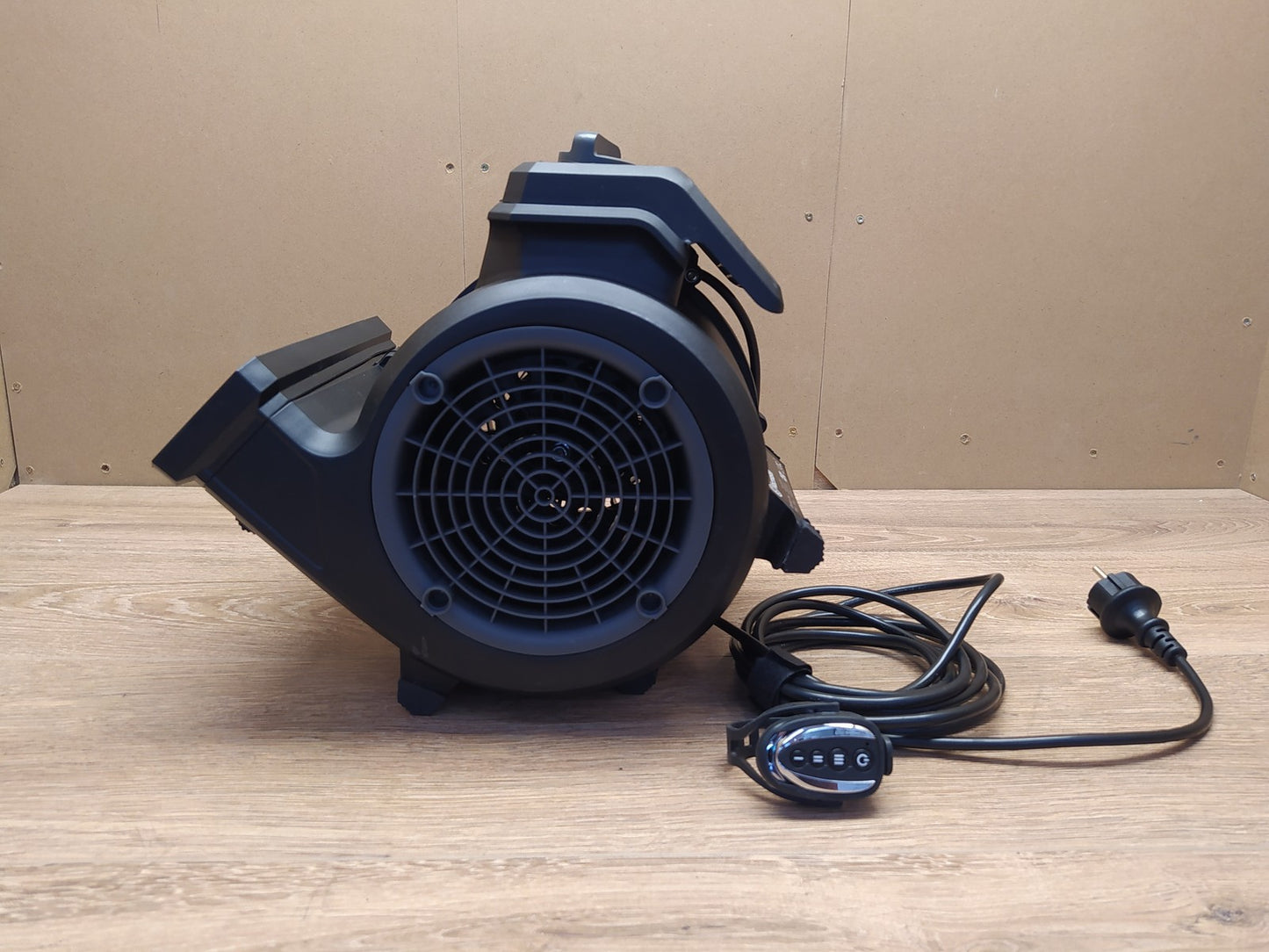 Vacmaster AM1202R Standventilator, 3 Laufgeschwindigkeiten, I39359