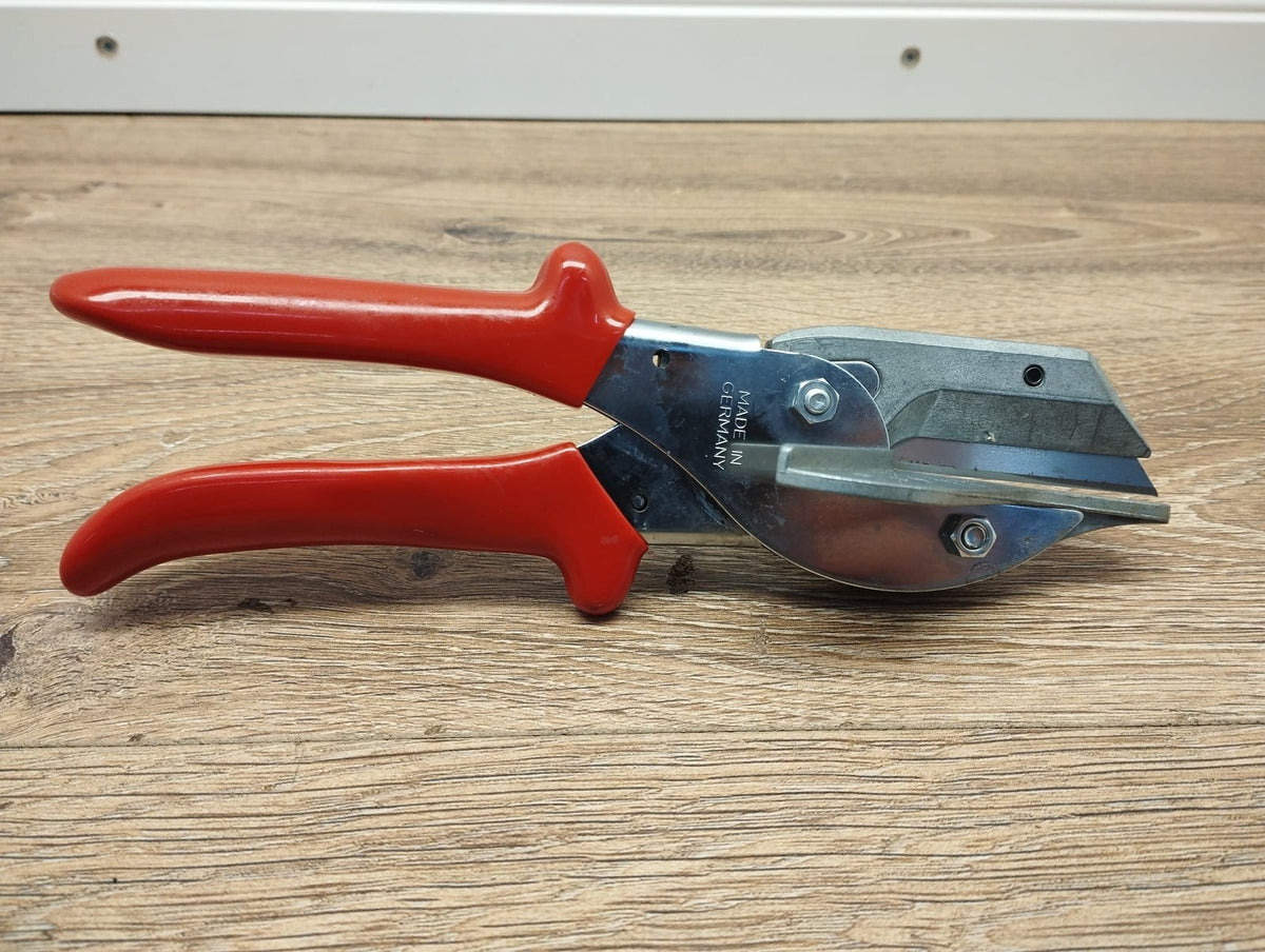 KNIPEX 215mm 8 1/2 Gehrungsschere für Kunststoff 94 35 215