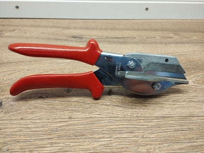 KNIPEX 215mm 8 1/2 Gehrungsschere für Kunststoff 94 35 215