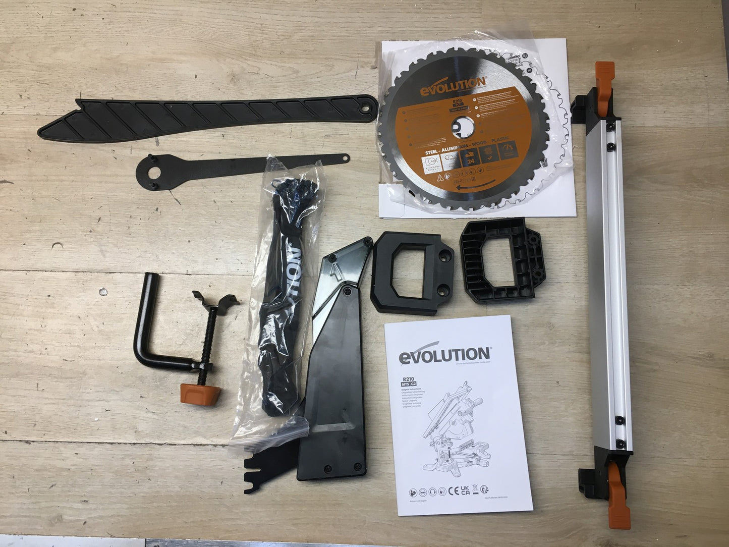 Evolution Power Tools R210MTS-G2 Kapp- und Tischsäge, I37310