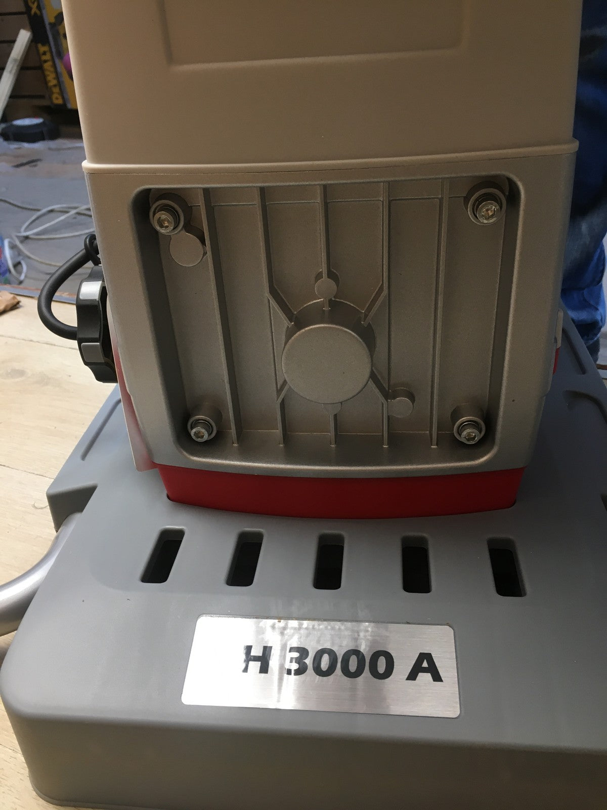 IKRA Elektro-Gartenhäcksler ILH 3000 A, 3.000 Watt, Aststärke bis 44mm, I38325